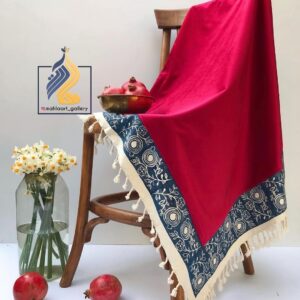 رومیزی با نقوش گل وپرنده وزمینه قرمز